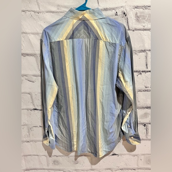 Robert Graham Long Sleeve Flip Cuff Dress Shirt - Picture 9 of 13